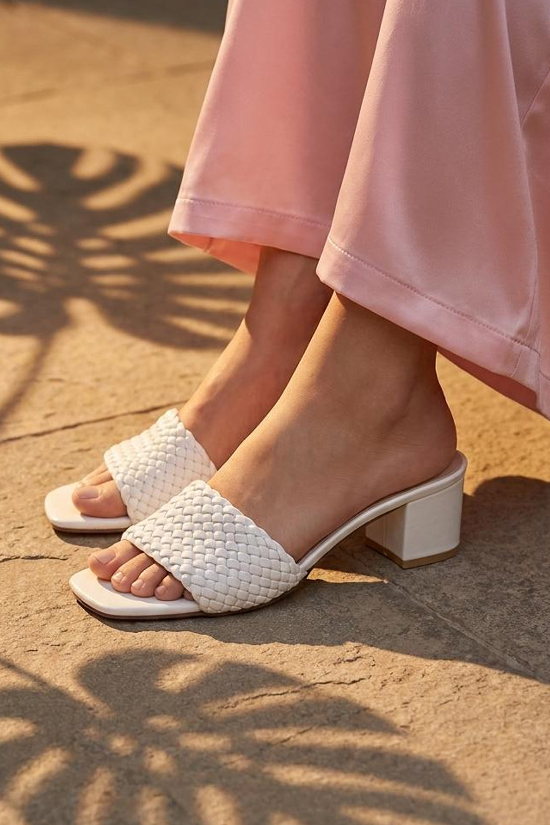 White Fancy Slipper K02447/003